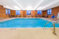Super 8 by Wyndham Shepherdsville / Louisville South I65