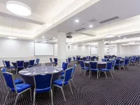Radisson Blu Hotel & Spa, Daugava Riga Hotels near Kipsala