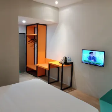 Alexander Hotel Tegal