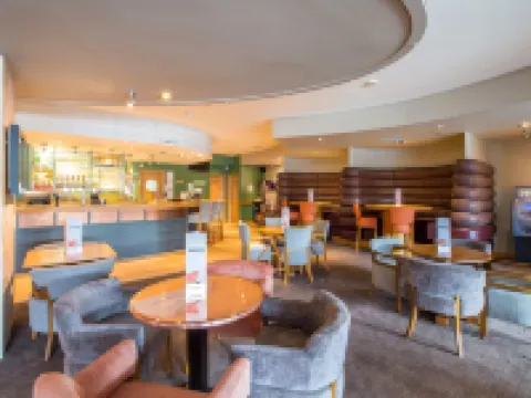 斯旺西濱水普瑞米爾酒店 Castle酒店
