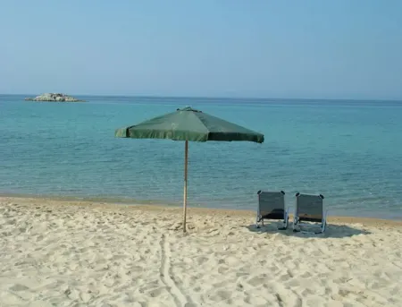 Spacious Maisonette on the eu Blue Beach of Kalogria in Sithonia, Greece Num1 Отели рядом с достопримечательностью «Nikitis Beach Sithonia»