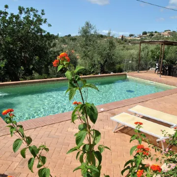 Holiday House for 6 Persons, with Swimming Pool