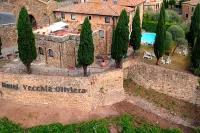 Hotel Vecchia Oliviera Hotels near Abbey of Sant'Antimo