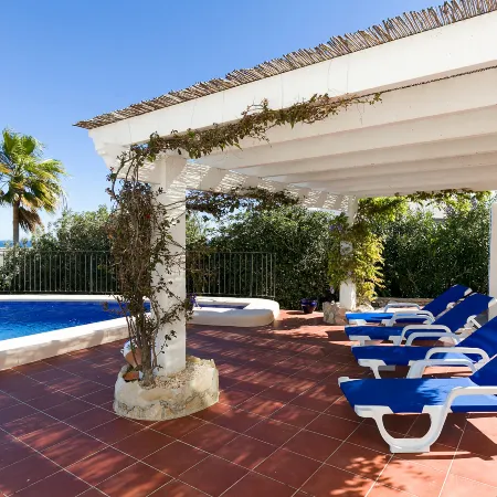 Villa Flores Отели в г. Пего