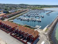 "Adils" - 5m from the Sea