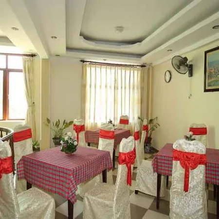 Non Nuoc Hotel Отели рядом с достопримечательностью «Гора Нон Нуок»