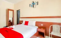RedDoorz Syariah @ Jalan Simpang Gajayana Hotel di Tlogomas