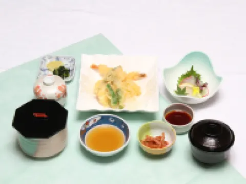 Tsuyama Kakuzan Hotel โรงแรมในสุยามะ