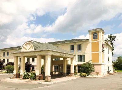 Comfort Inn & Suites Mount Pocono Hotels near Pocono Rocks