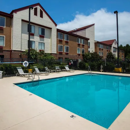 Red Roof Inn & Suites Savannah Airport