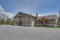 Ski-in/Ski-Out Bromley Mtn Condo: Wood Fireplace! - Huoneistot