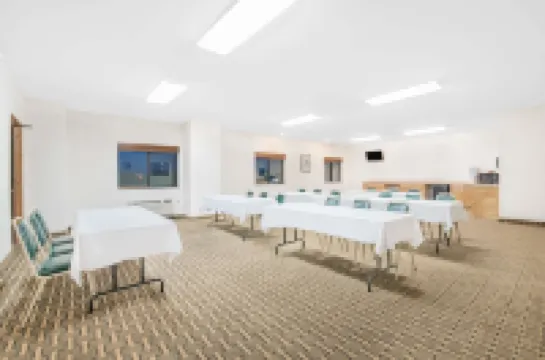 米切爾東南戴斯酒店