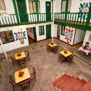 Cusco Plaza Nazarenas