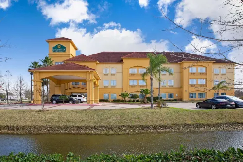 La Quinta Inn & Suites by Wyndham Pearland - Houston South Hoteles en Pearland