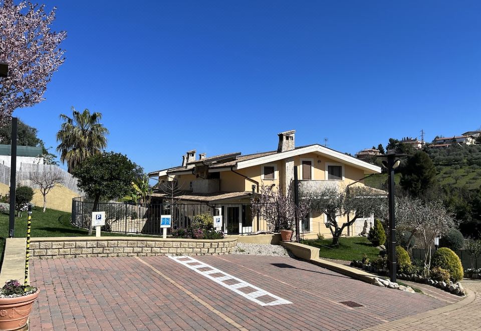 hotel overview picture