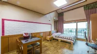 Uljin Blue Ara Pension