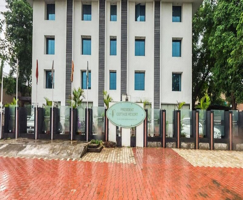 Hotel President Cottage Resort