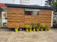The Sands @ 2 Min Drive to Isbt Hotels in Dehra Dun