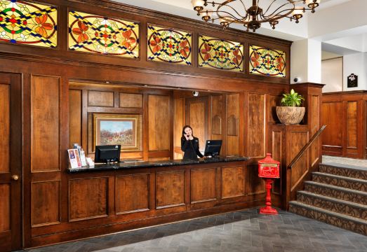 헌팅던 호텔 & 스위트