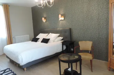 Le Clos des Pervenches Hotels in Villefranche-sur-Saone