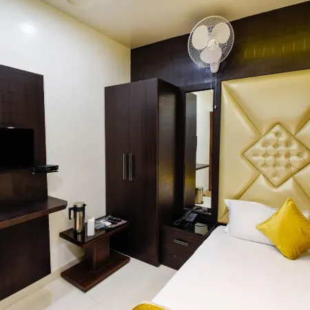Hotel Mmk-500Mtr from Kanpur Railway Station Hotels in Kanpur