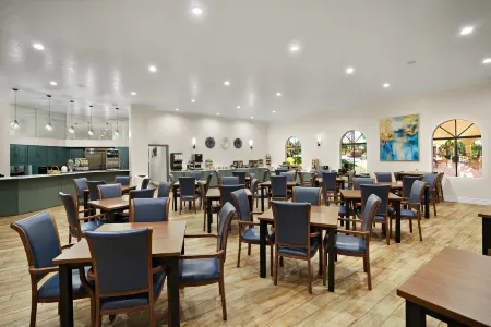 La Fuente Inn & Suites Отели в г. Юма