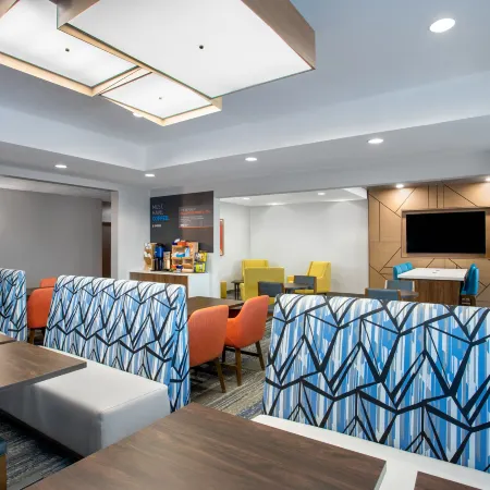 Holiday Inn Express & Suites CLINTON by IHG