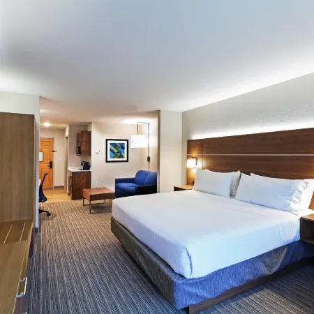 Holiday Inn Express & Suites TULSA S BROKEN ARROW HWY 51 by IHG