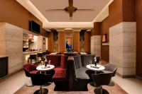 Sandal Suites by Lemon Tree Hotels - bar