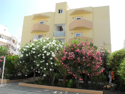 Apartamentos Timon - Emar Hotels