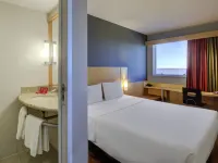 ibis Vitoria Praia de Camburi Hotels in Vitória