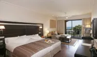 Insotel Fenicia Prestige Suites & Spa Hotels in Cala Llonga