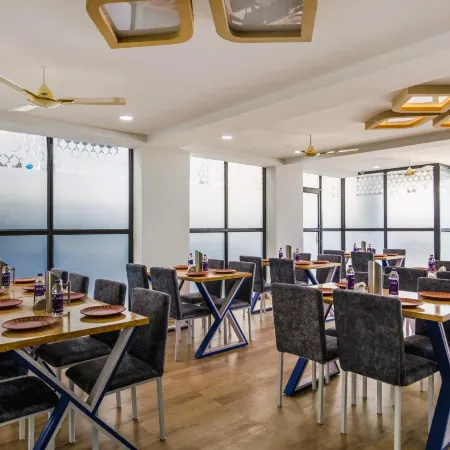 The Balcony Suites Отели рядом с достопримечательностью «Оушен Парк»