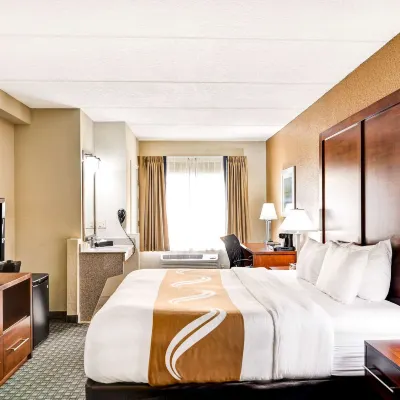 Quality Inn & Suites Heritage Park Hotels near Crystalbrook Golf Course