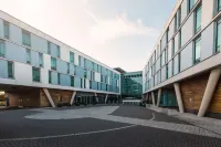 希爾頓紐卡爾斯國際機場逸林酒店 - 停車場