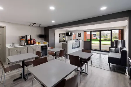 Days Inn by Wyndham Childersburg/Sylacauga Отели в г. Силакога