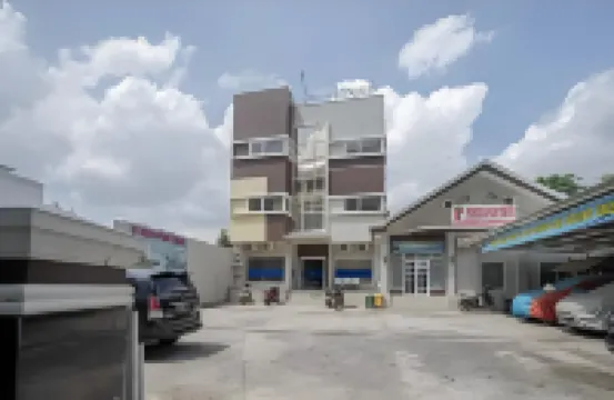 RedDoorz Plus Near Palembang Airport 3