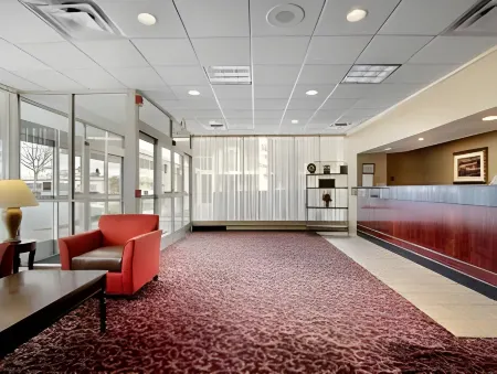 Days Inn & Suites by Wyndham York Отели в г. Манчестер Тауншип