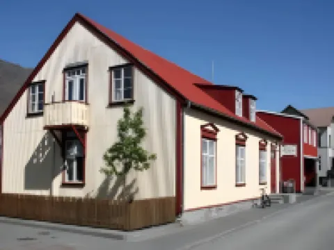 Guesthouse Ísafjördur - Gamla Hotels in Isafjordur