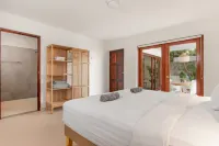 Luxurious Villa Blou, Steps from Beach Jan Thiel - 4-Sterne