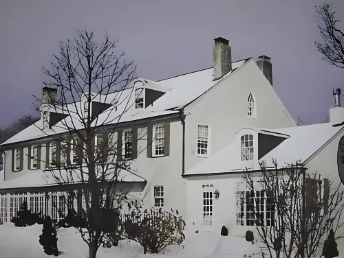 General Warren Hotels in Devault