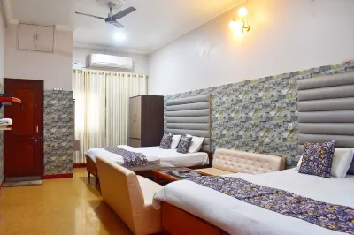 Hotel Raj Darbar