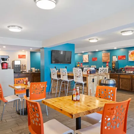 Best Western Plus Holiday Sands Inn Suites