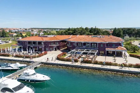 Boutique Hotel Nautica - Spa & Wellness, Private Parking, Pet Friendly Отели в г. Баредине
