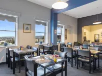 Coach House Launceston Hotel dekat Jam Kota