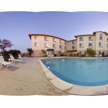 Holiday Inn Express & Suites MANTECA CITY CENTER by IHG