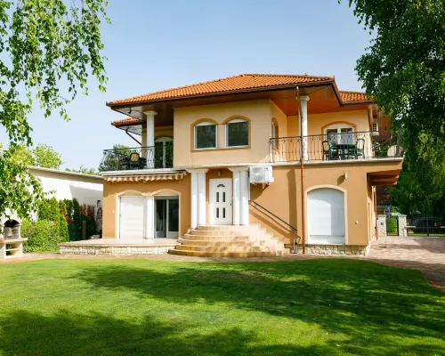 Lakefront 2 Hotels in Fonyodi