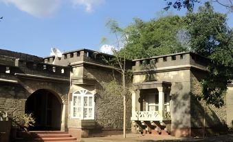 Maneland Jungle Lodge.