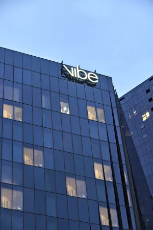 Vibe Hotel Melbourne Docklands Отели рядом с достопримечательностью «Victoria Police Museum»