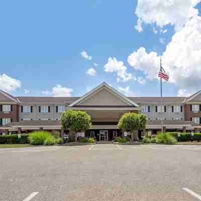 Comfort Suites Hotel and Conference Center Hotel Exterior